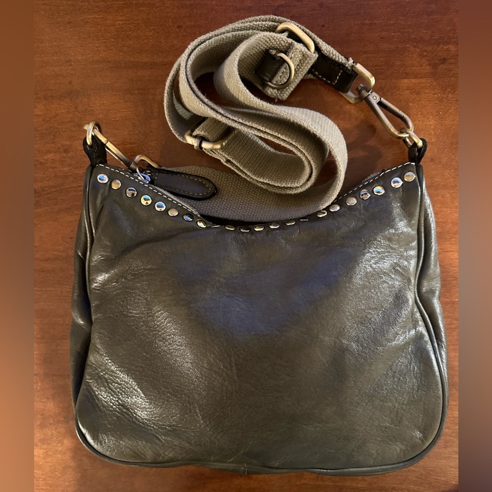 Elegant Gray Leather Crossbody Bag
